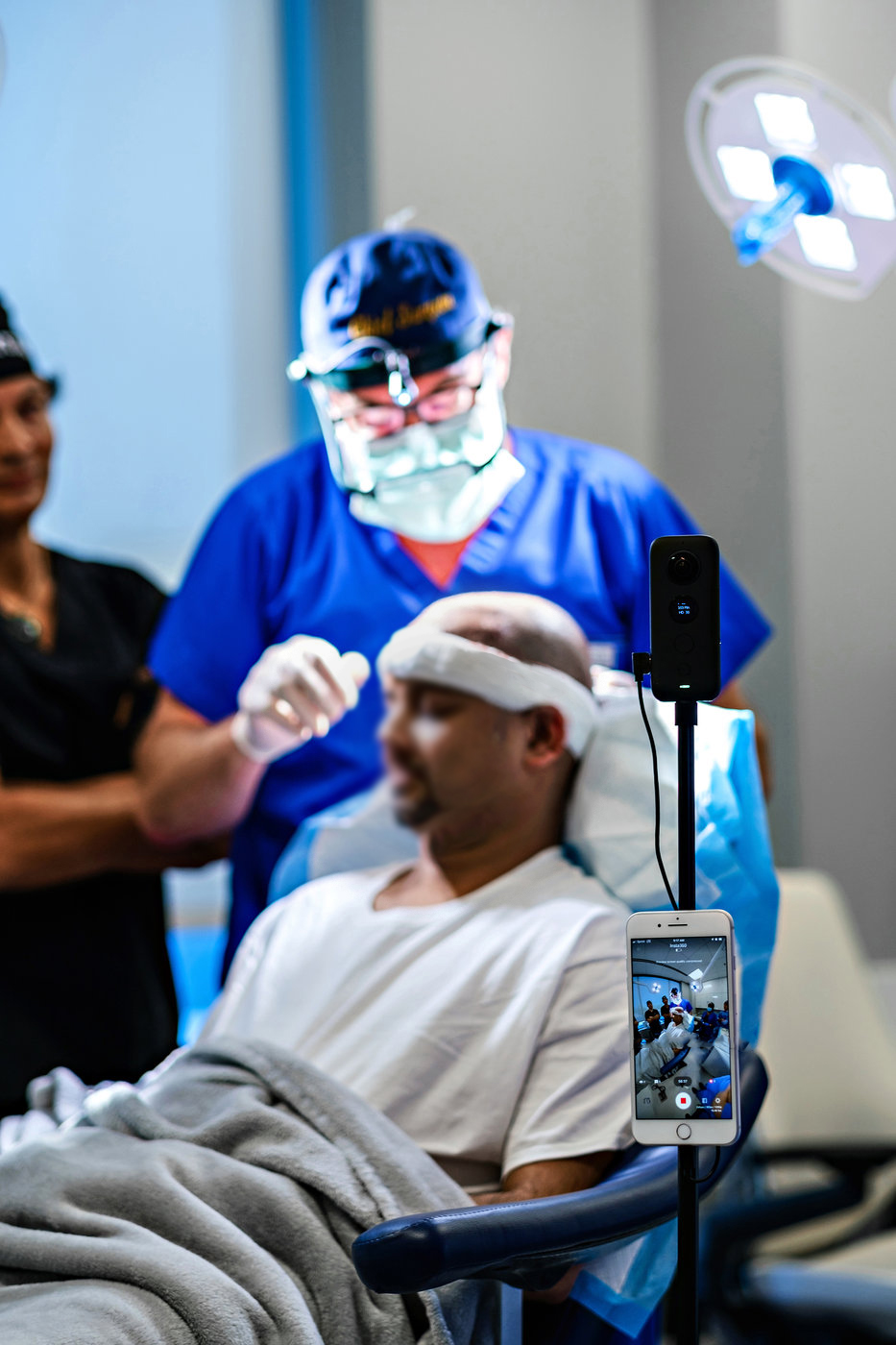 Dr. Ken Anderson teaches a Masters’ Class at the American Academy of Hair Restoration Surgery (AAHRS) in Alpharetta, GA in 2019.