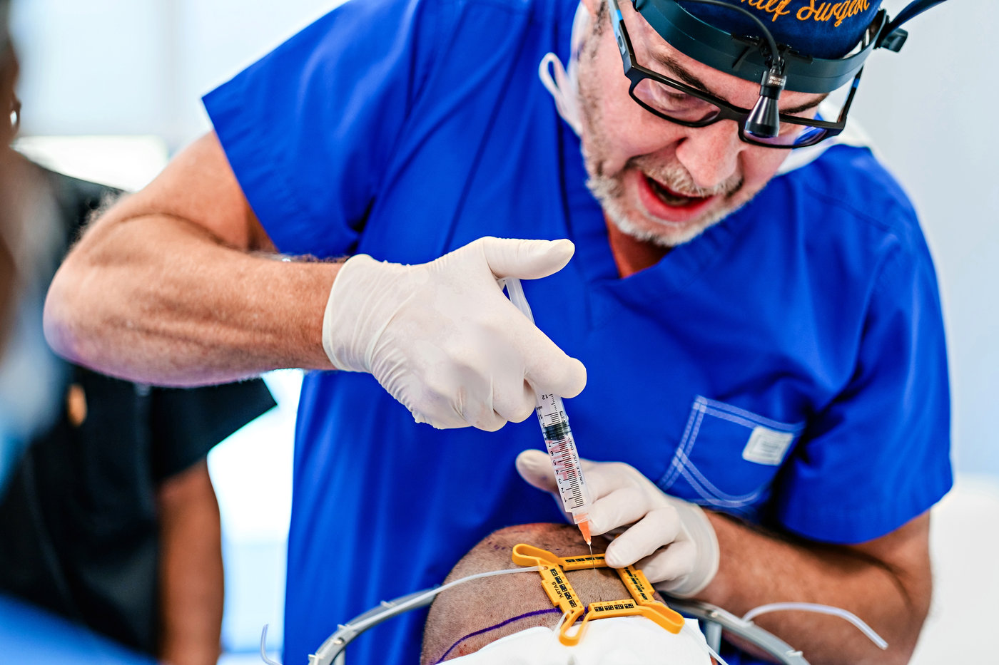 Dr. Ken Anderson teaches a Masters’ Class at the American Academy of Hair Restoration Surgery (AAHRS) in Alpharetta, GA in 2019.