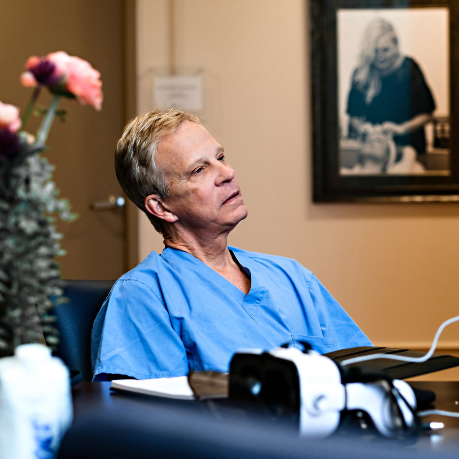 Dr. Ken Anderson teaches a Masters’ Class at the American Academy of Hair Restoration Surgery (AAHRS) in Alpharetta, GA in 2019.