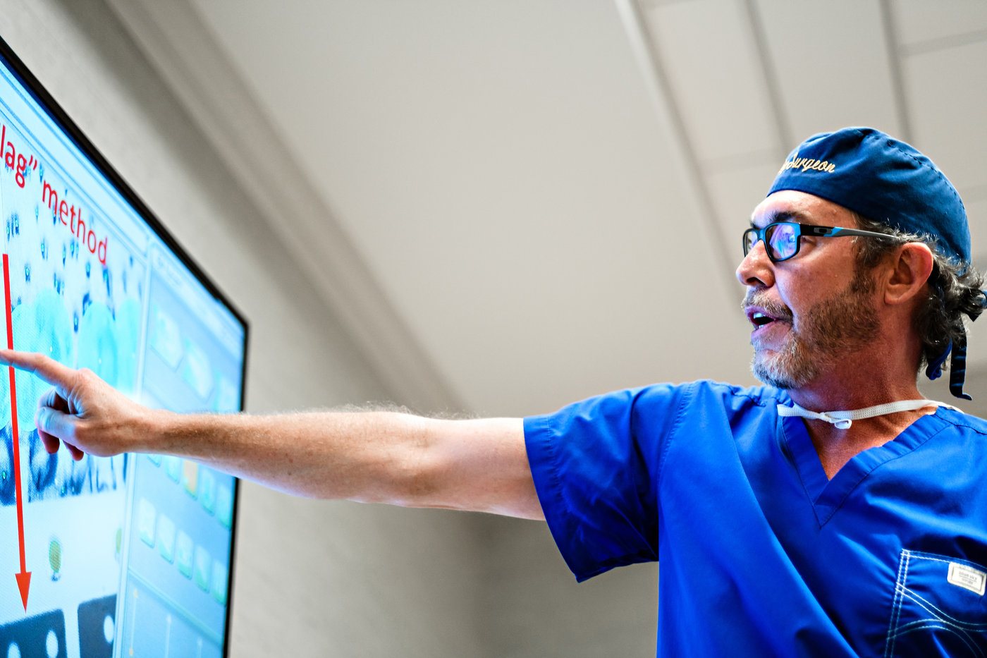 Dr. Ken Anderson teaches a Masters’ Class at the American Academy of Hair Restoration Surgery (AAHRS) in Alpharetta, GA in 2019.