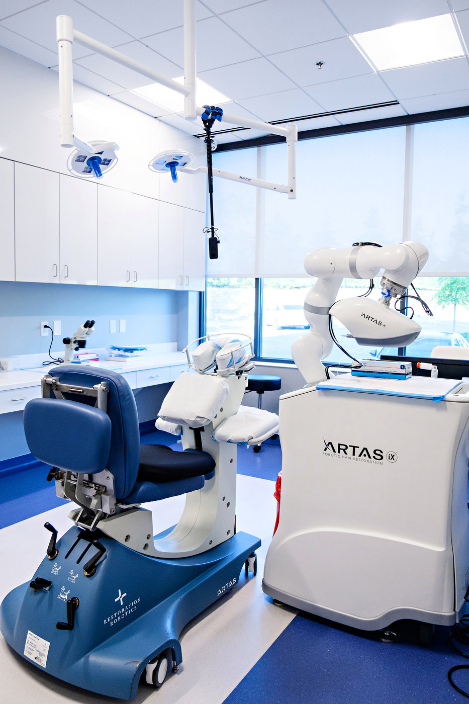 Dr. Ken Anderson teaches a Masters’ Class at the American Academy of Hair Restoration Surgery (AAHRS) in Alpharetta, GA in 2019.